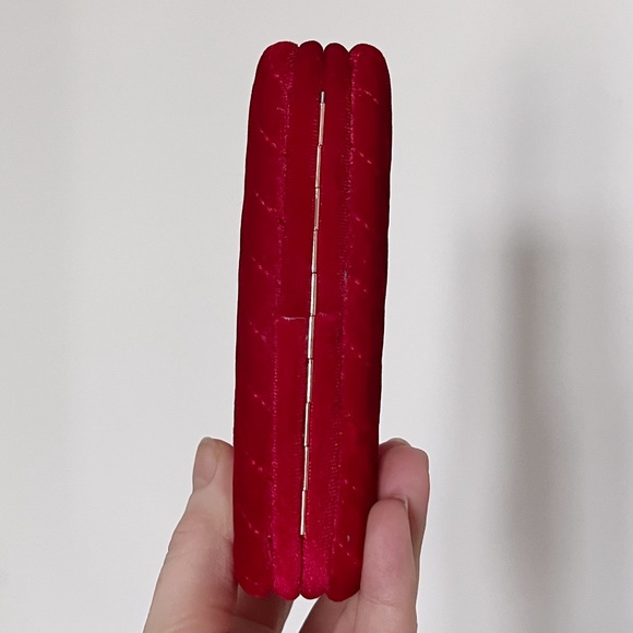 SOLD - Charlotte Tilbury Red Velvet Clutch Travel Case - Picture 3 of 5